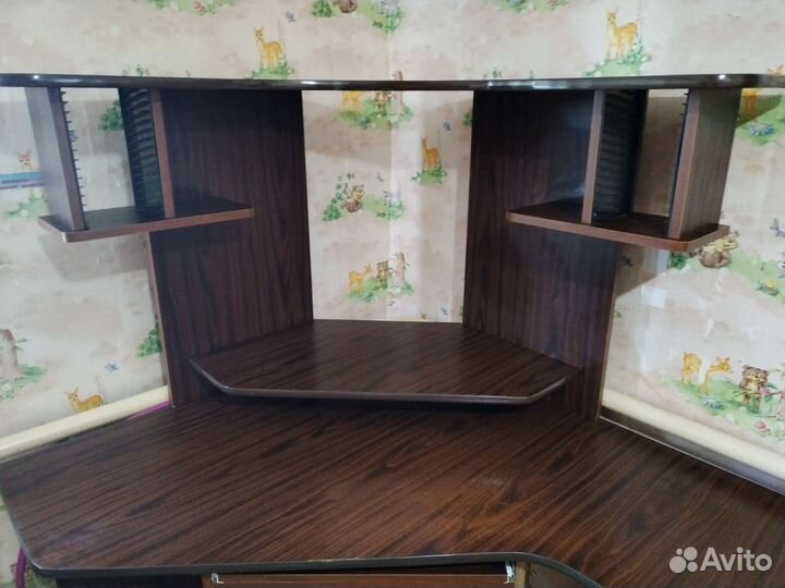 Компьютерный стол