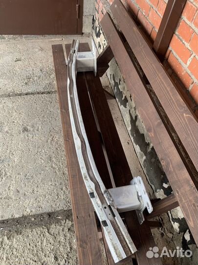 Усилитель бампера заднего VW Touareg 2022