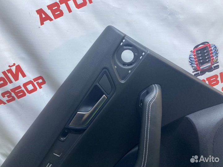 Обшивка двери задняя левая Audi Q5 2012