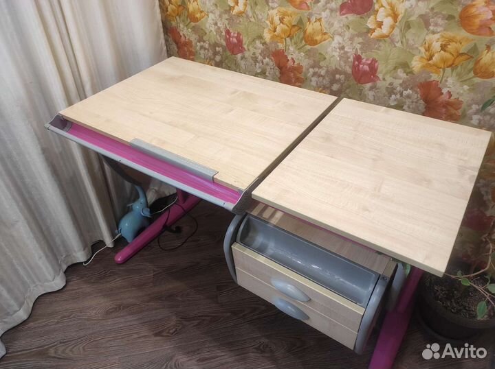 Детский письменный стол
