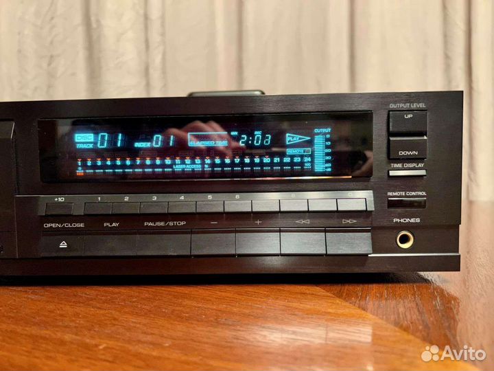 Cd плеер Yamaha cdx-2200