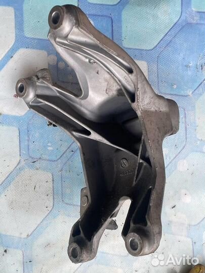 Кронштейн двигателя правый 8K0199308AL