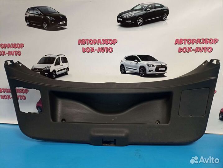Обшивка крышки багажника Renault Megan 3 Hatchback