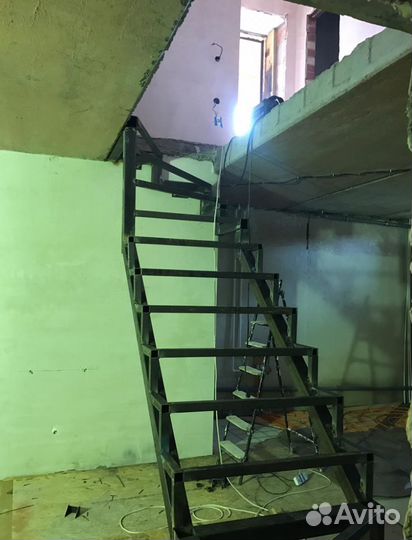 Сварной Каркас Межэтажной Лестницы на Дачу