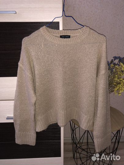 Свитер женский