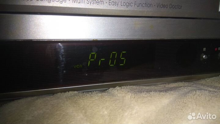 Видеомагнитофон LG L327