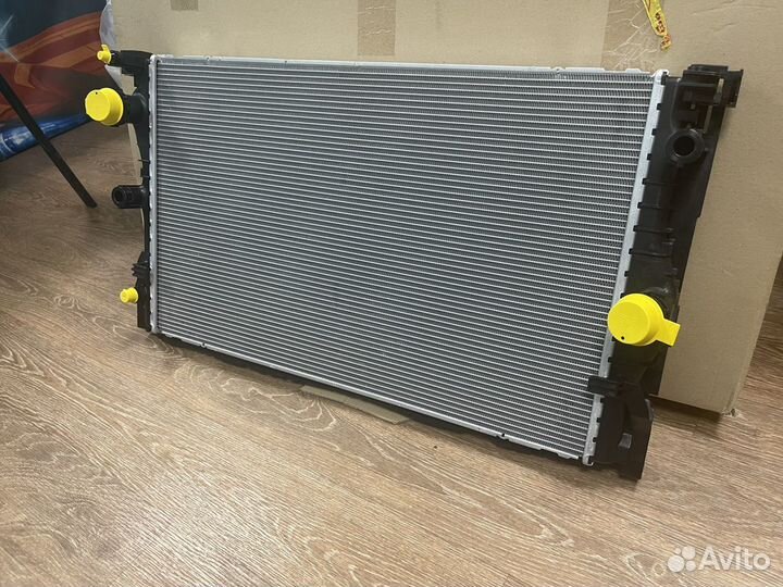 Радиатор BMW 7 series G11 новый