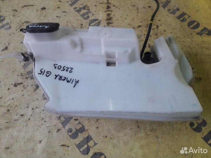 Бачок омывателя лобового стекла Nissan Almera