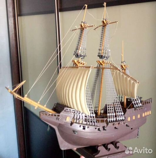 Модель корабля