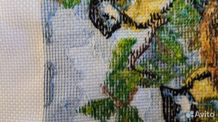 Картина, вышитая крестиком Синичка