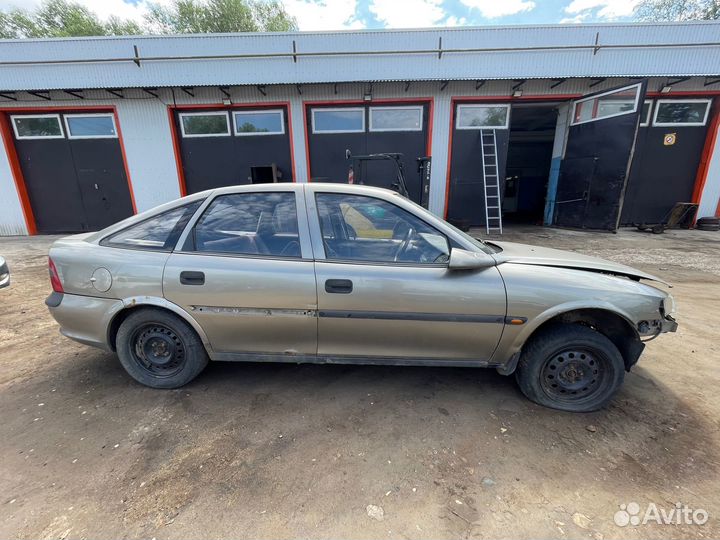 В разборе Opel Vectra B