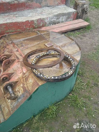 Упорный подшипник