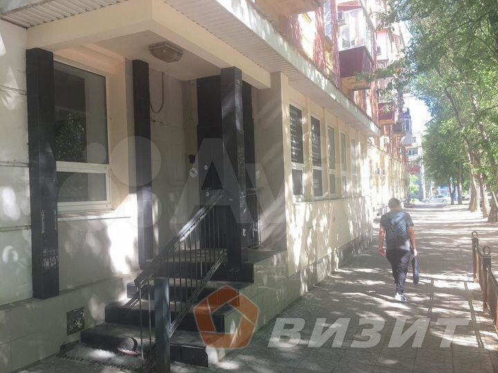 Помещение с ремонтом и парковкой, 71 м²