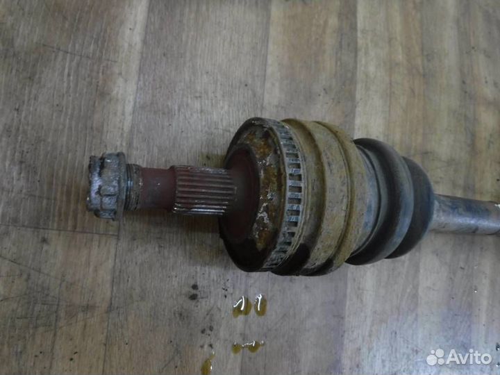 Полуось задняя левая Mercedes-Benz S-класс W140 р