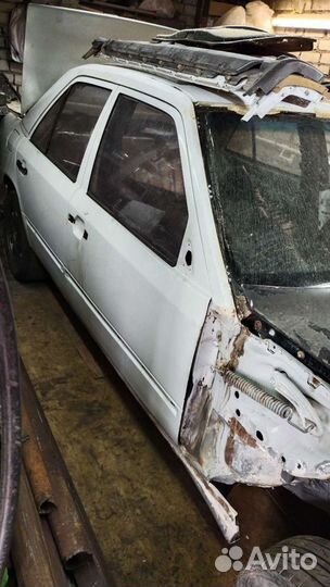 Автомобиль на запчасти Mercedes w124 om603