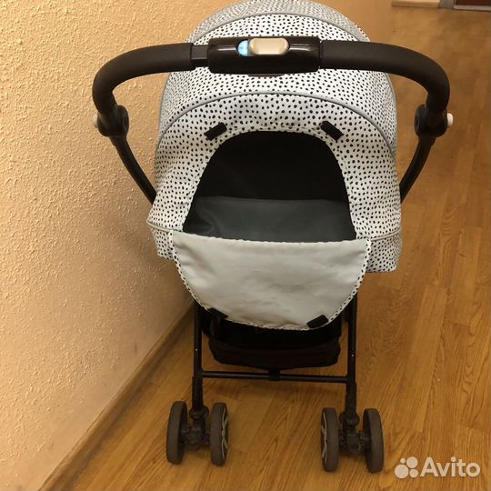 Коляска прогулочная