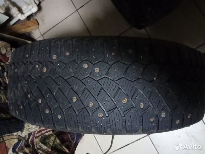 Gislaved Nord Frost 200 2.25 R17 20B