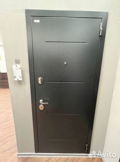 Входная дверь
