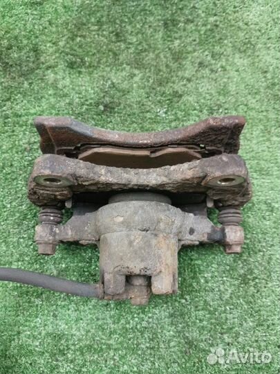 Суппорт тормозной передний правый Dodge Caliber