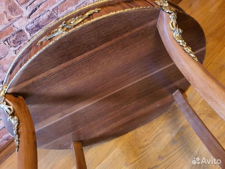 Антикварный кофейный столик