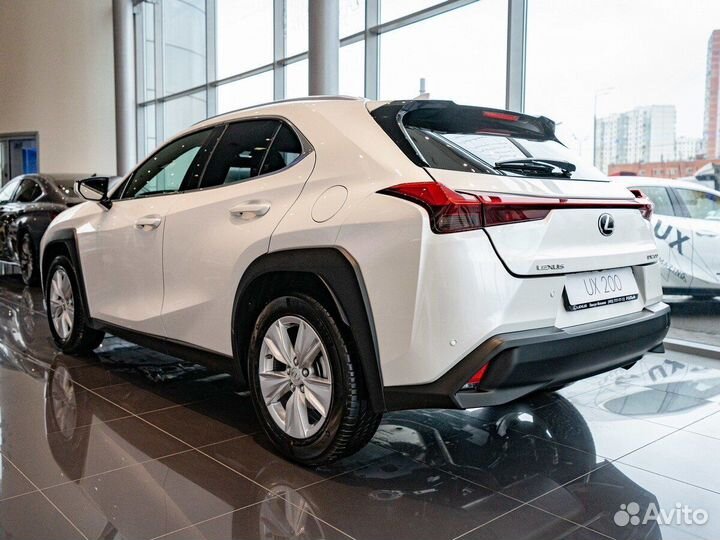 Lexus UX 2.0 CVT, 2022