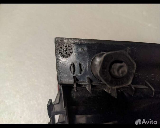 Фары на крышку багажника VW golf 6, правый