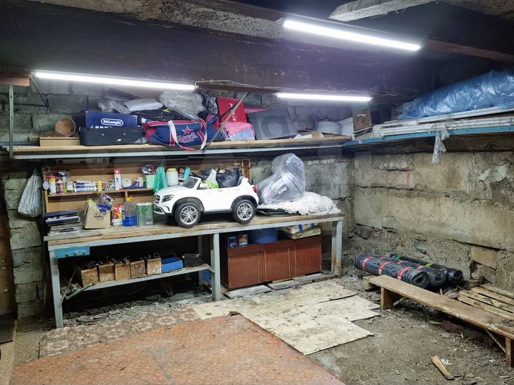 Гараж, > 30 м²