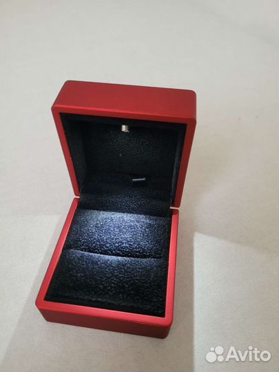 Коробка футляр под ювелирные украшения с подсветко