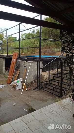 Бригада строителей : от фундамента до кровли