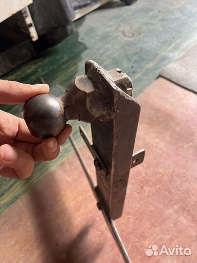 Фаркоп на москвич