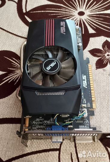 Видеокарта Asus GTX 550 TI