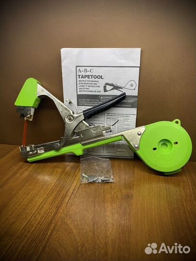 Тапенер для подвязки растений