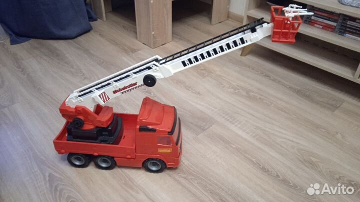 Тягач, пожарная машина