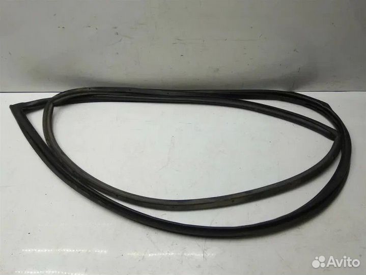 Уплотнитель передней правой двери kia rio 2