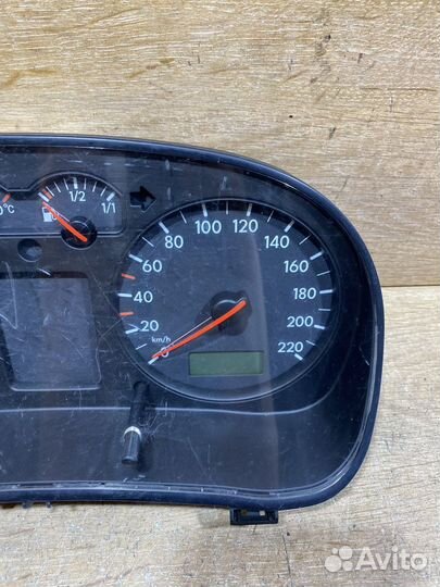 Панель приборов Volkswagen Golf 4 бензин 112544