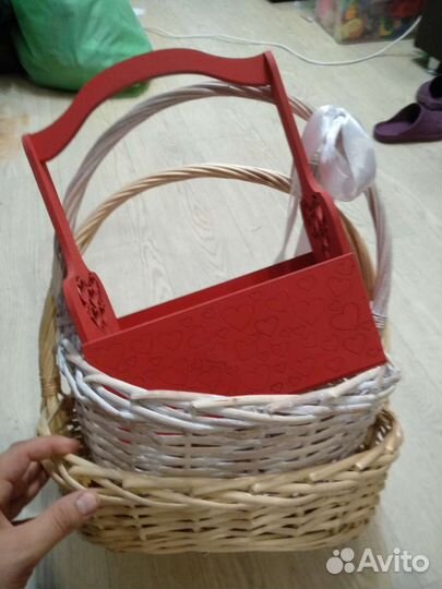 Корзинка для подарков и цветов