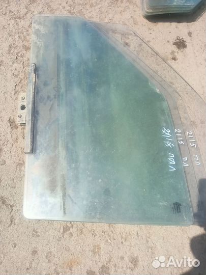 Стекло двери переднее левое Ваз 2115