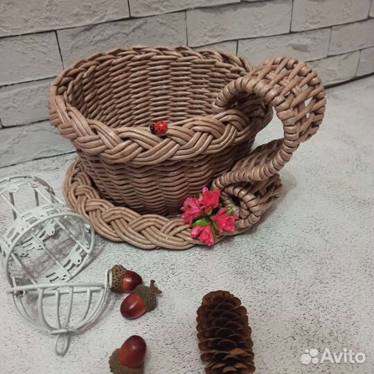 Корзина, конфетница из бумажной лозы