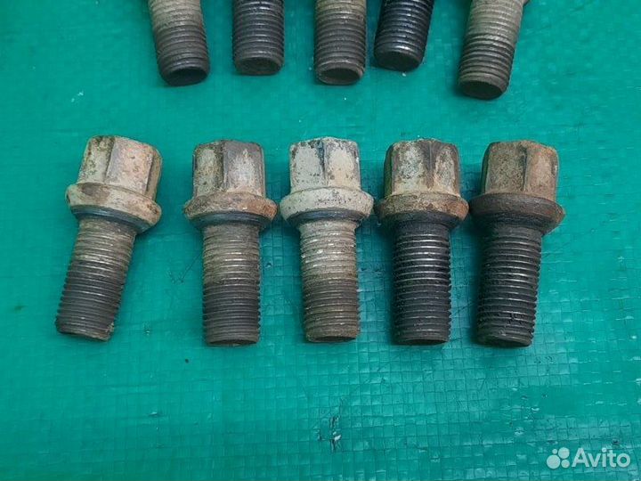 Болт колесный Volkswagen Golf 4 купе AXP 1999