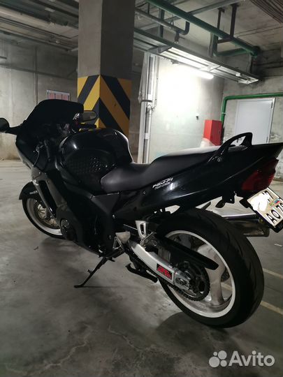 Honda cbr 1100xx blakbirit