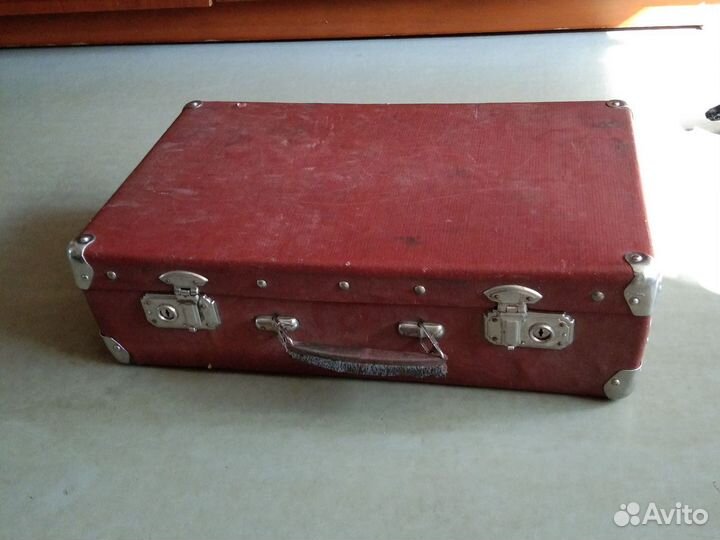 Чемодан СССР и саквояж ретро