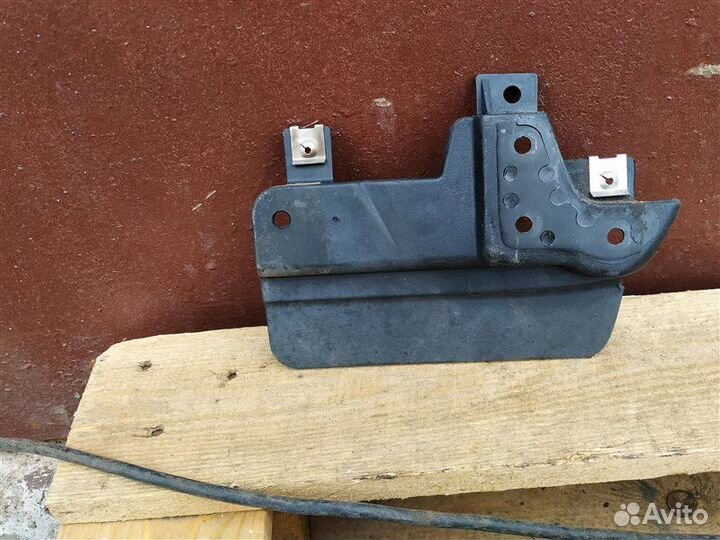 Брызговик задний левый Audi A3 8P 2.0 CCZ 2009