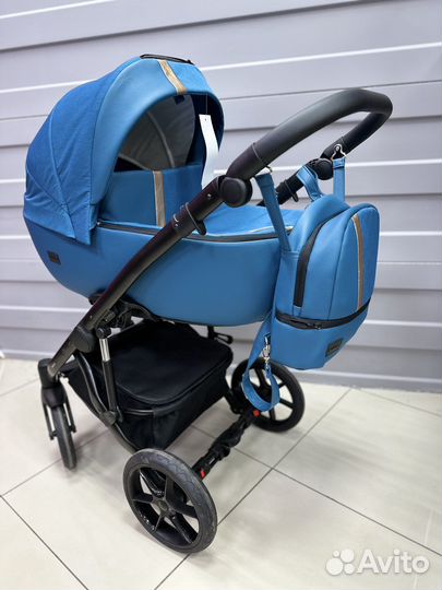 Коляска новая