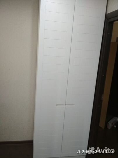 Кровать, матрас и шкаф в детскую