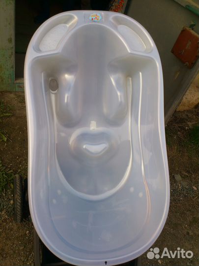 Детские ванночки анатомической формы белая и розов
