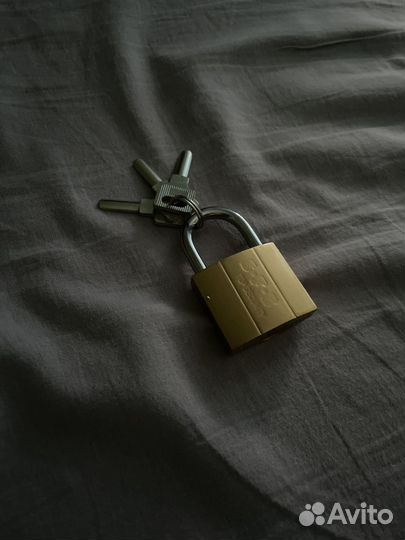 Продам замок