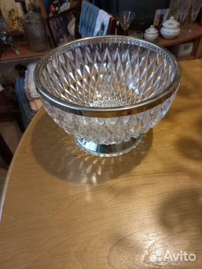 Большая хрустальная ваза