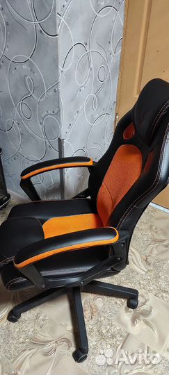 Компьютерное кресло