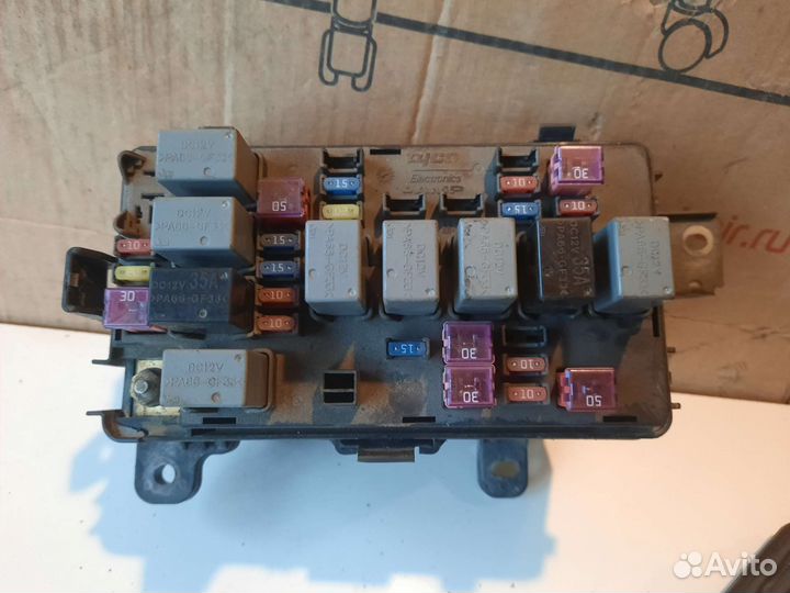 Блок реле подкапотный Chevrolet Aveo T250 f14d3