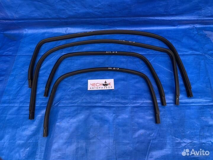 Уплотнительная резинка проема двери Dodge Caliber